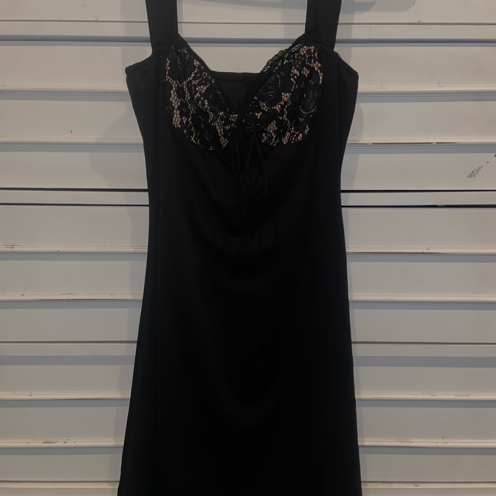 SOLD Black Maxi Lace Dress 🖤